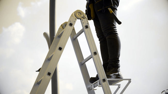 09-نردبان-با-سکو